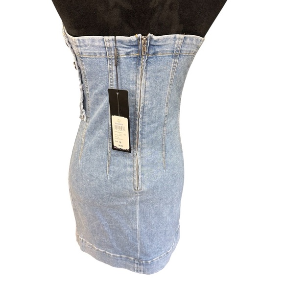 Chic Strapless Denim Mini Dress - Picture 4 of 9